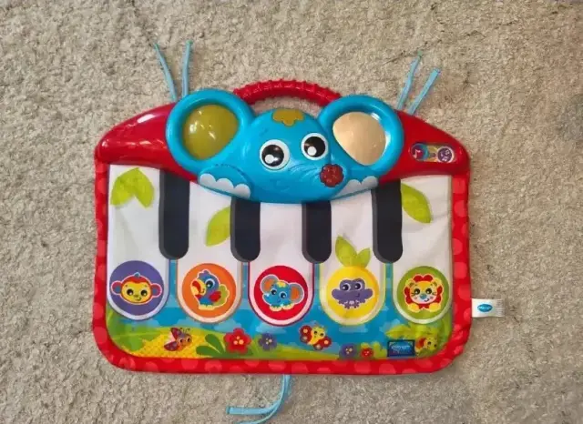 Playgro Füßchenklavier Musikmatte