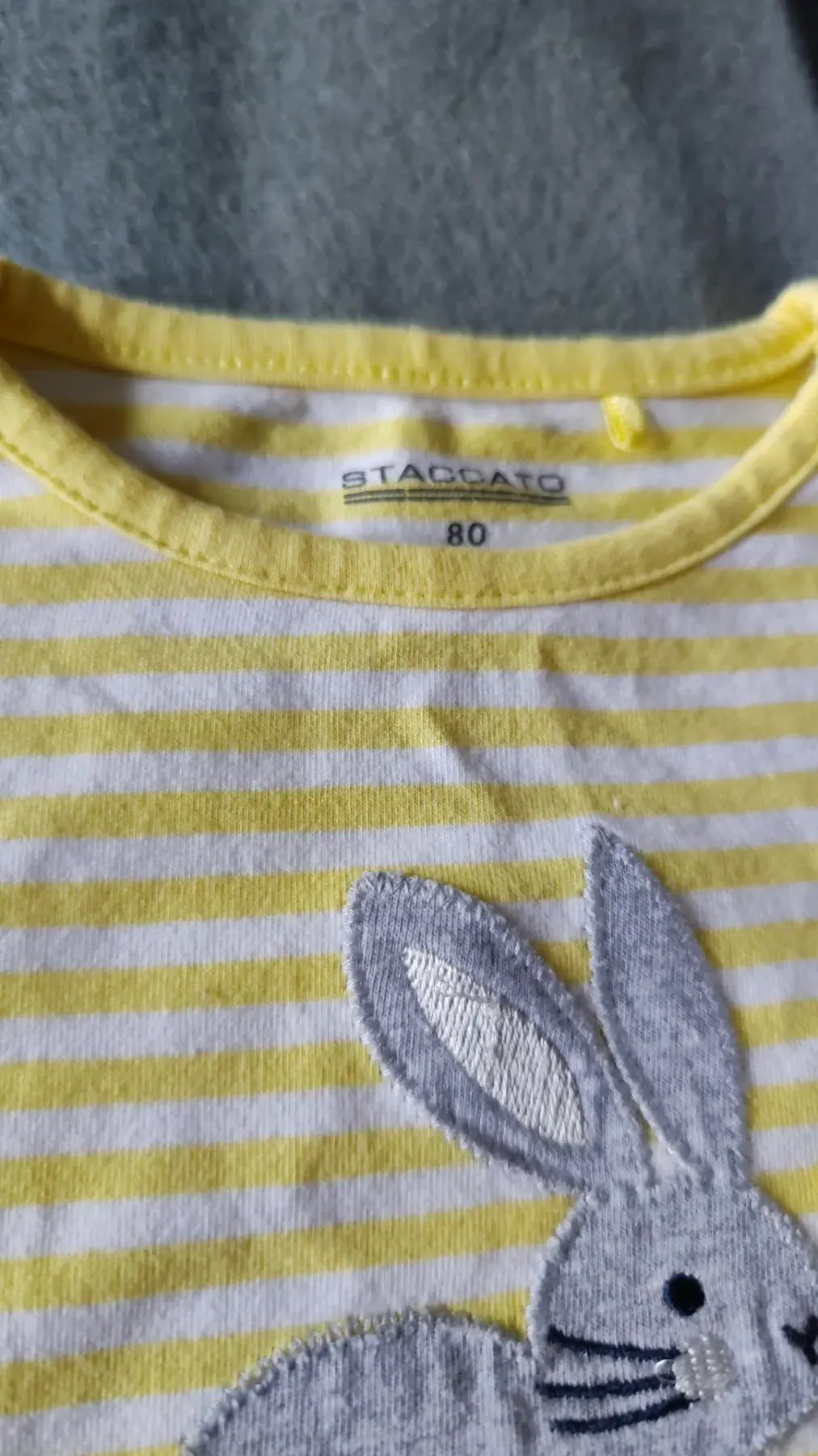 T-Shirt mit hasenmotiv