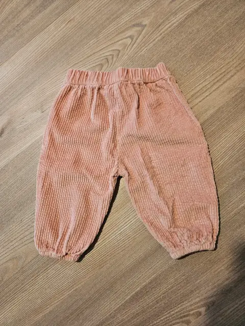 Süße Cordhose, Gr. 74