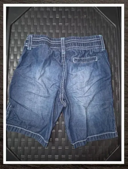 AnzeigeBlaue Jeansshorts Gr. 110/116