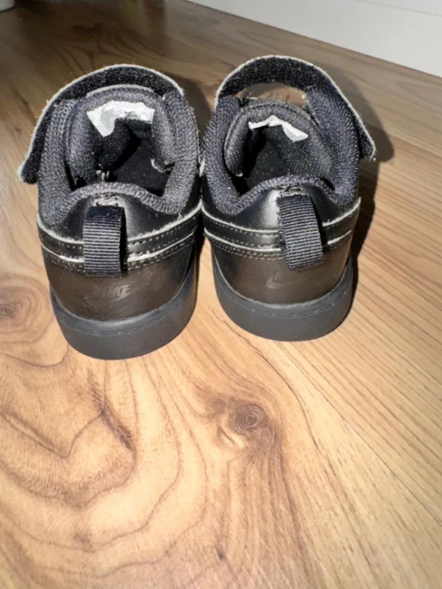 Nike Sneaker schwarz Gr.27
