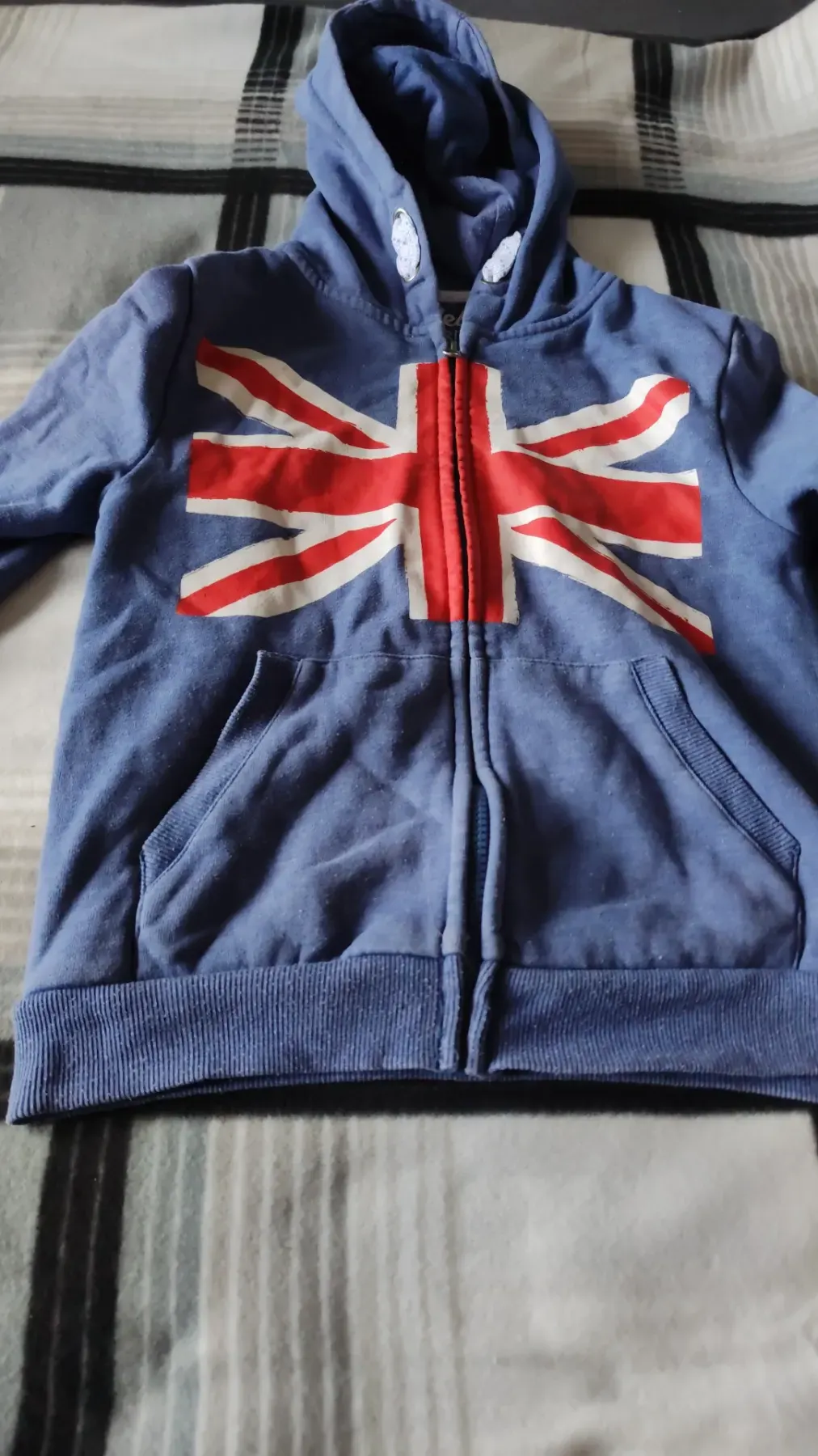 schöne Jacke mit Kapuze zu verkaufen