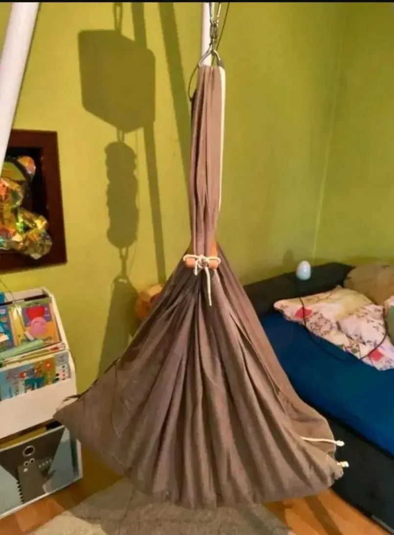 Qookie Swing Federwiege mit Gestell