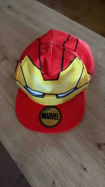 h&m cap Marvel