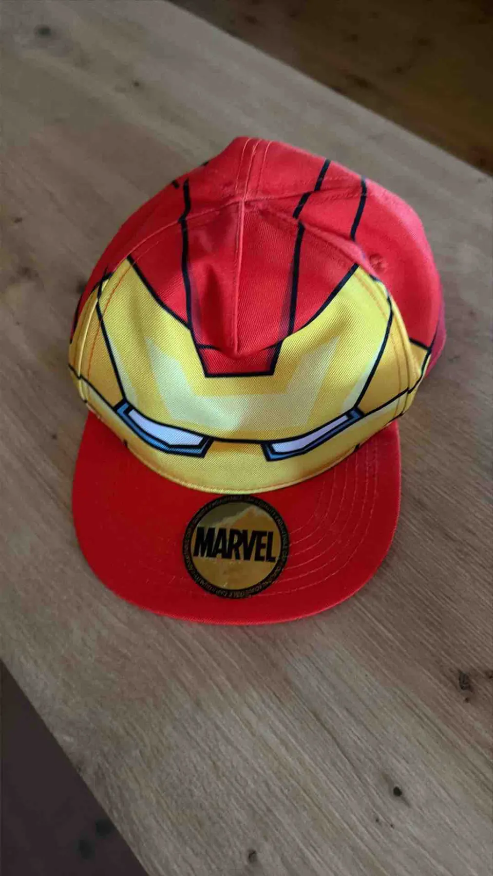 h&m cap Marvel