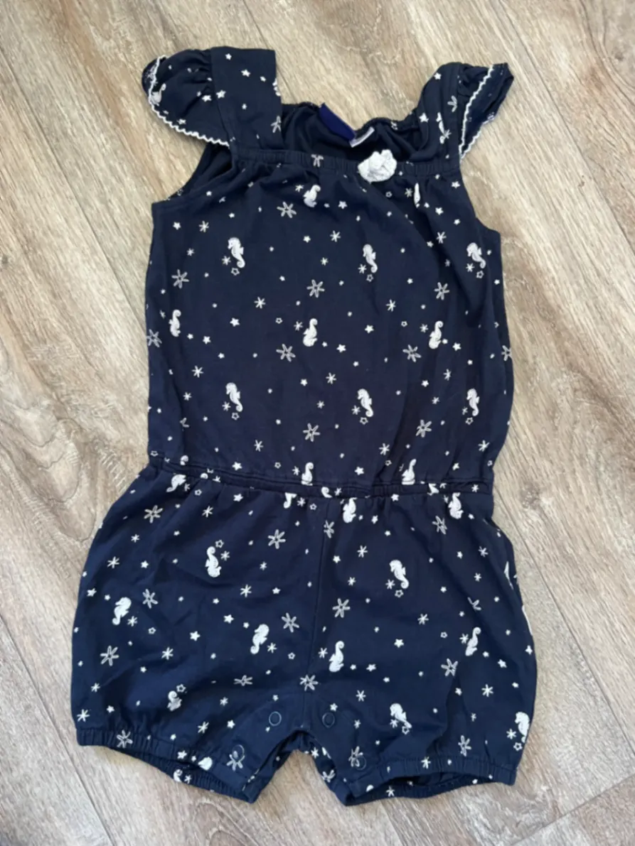 Jumpsuit/ kurzer Schlafanzug Größe 86/92