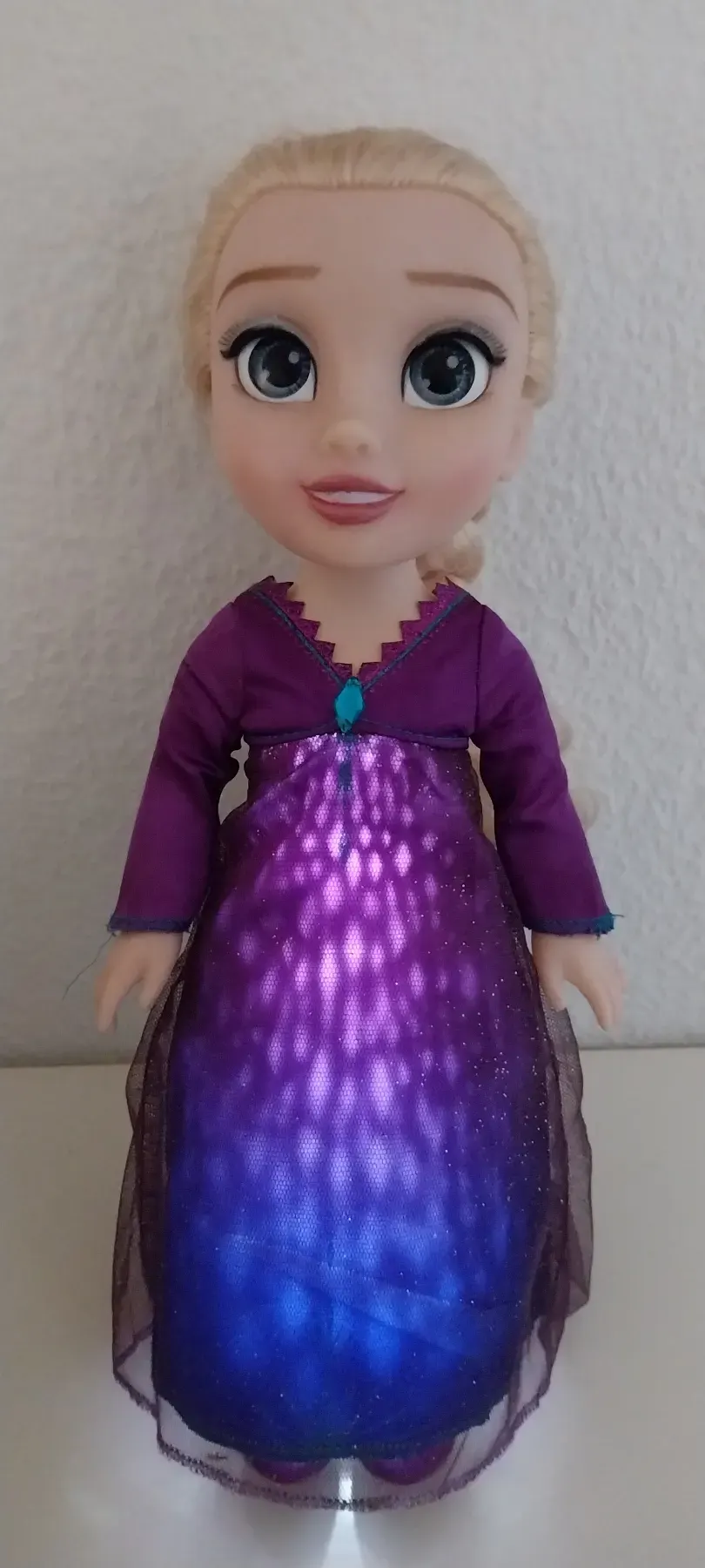 Singende Elsa-Puppe