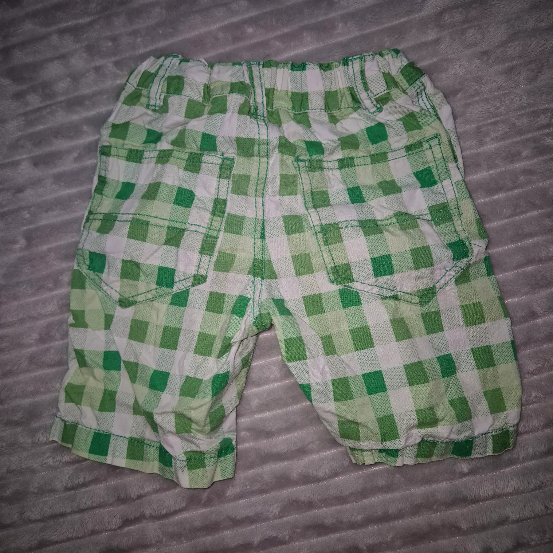 karierte Sommerhose Gr. 98