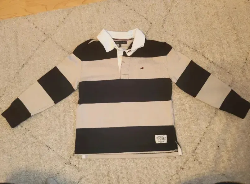 Tommy Hilfiger Polo Shirt langarm Größe 110