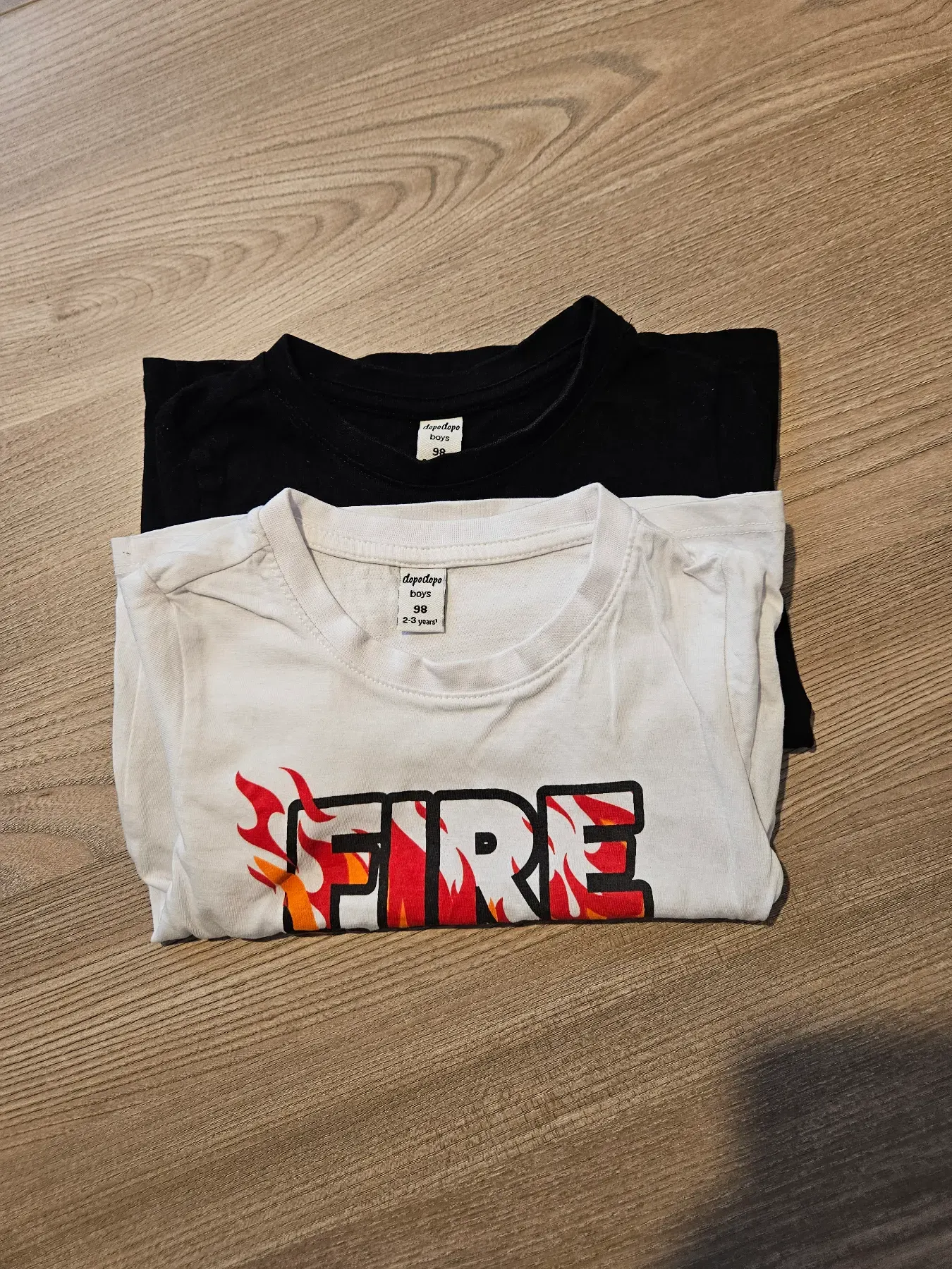 2 T-Shirts mit Feuerwehrmotiv, Gr. 98