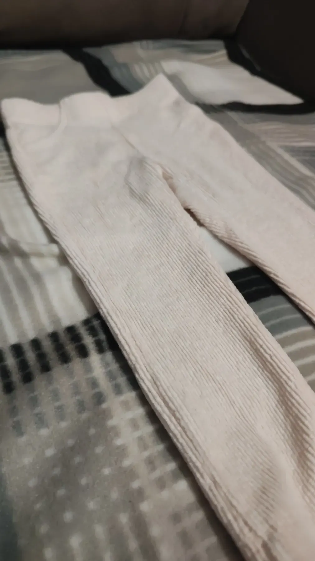 schöne Hose 74/80 zu verkaufen