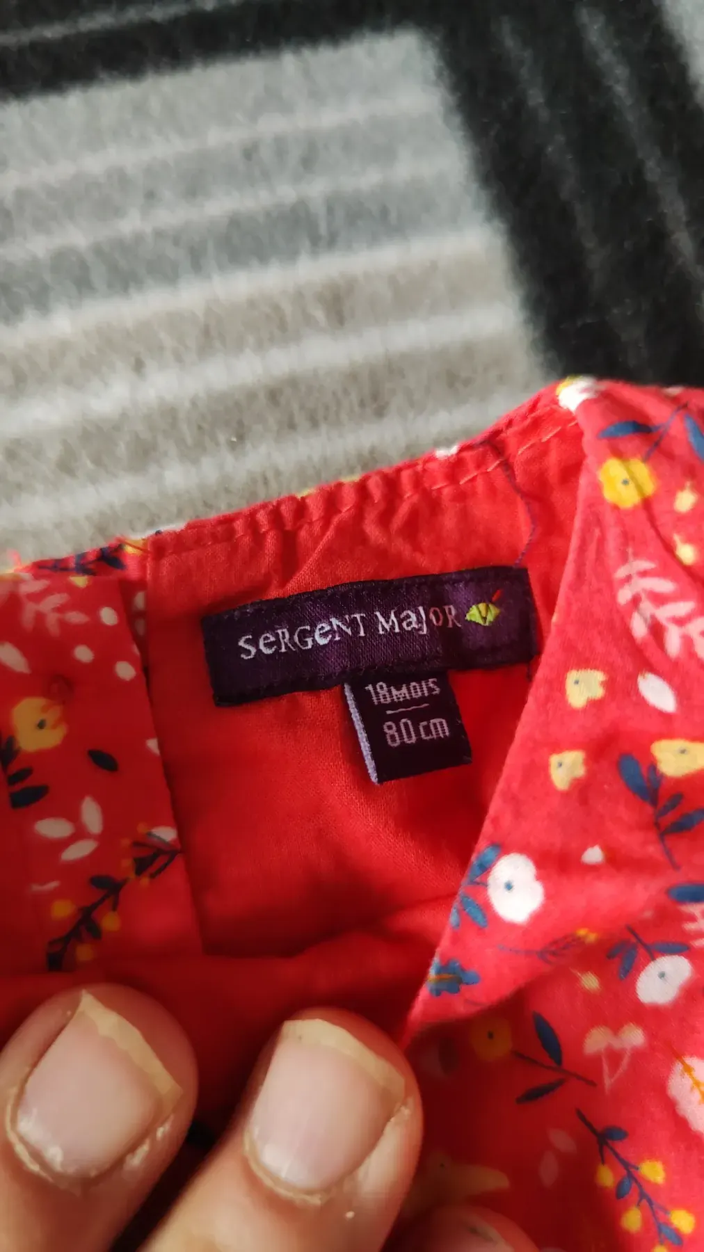 sommerliches Kleid mit Schleife