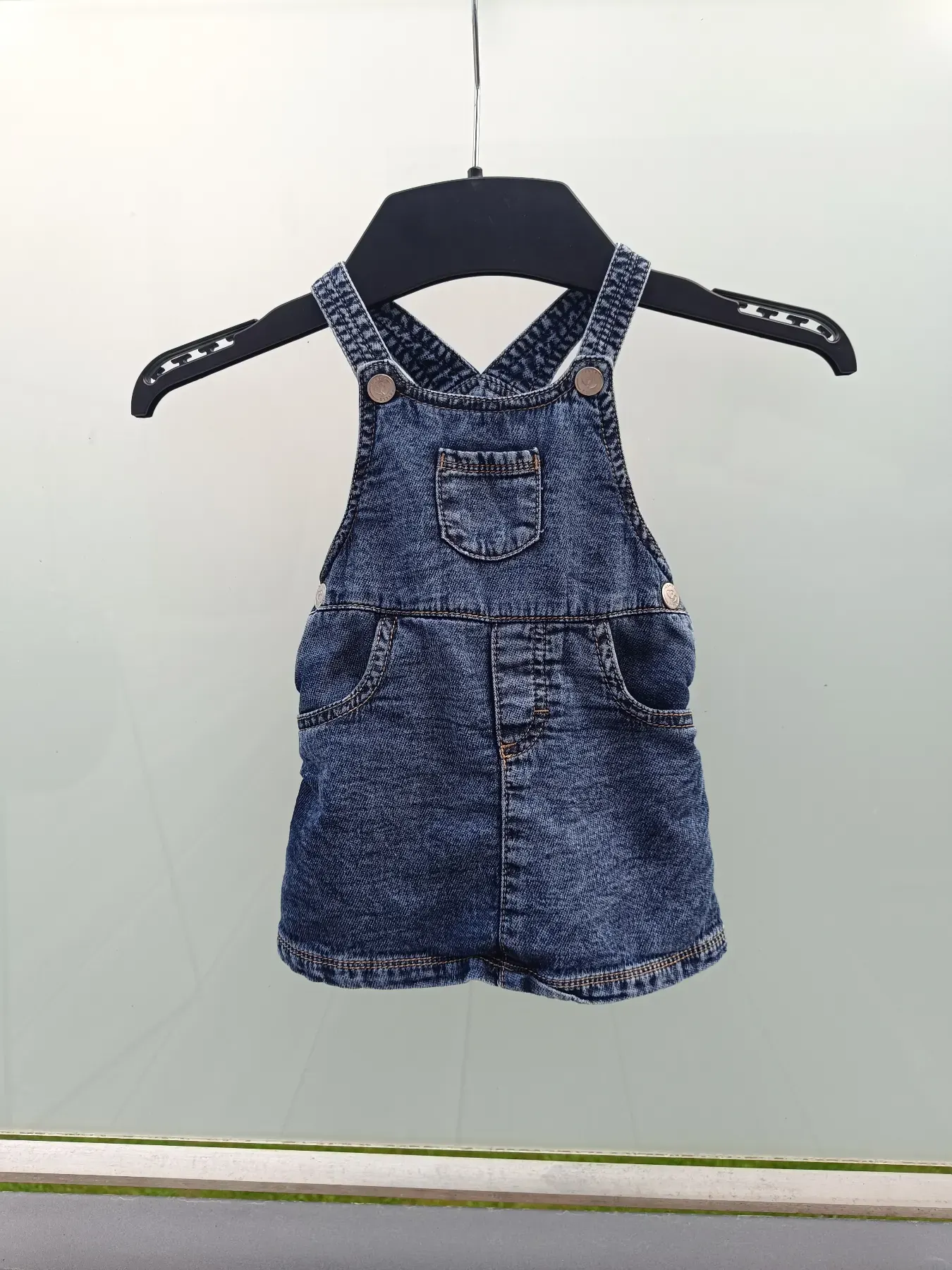 Jeanskleid/Latzkleid in Größe 68
