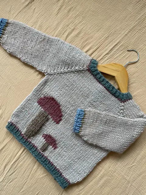 Gestrickter Pullover aus Wolle 92/98 Montessori Pilze