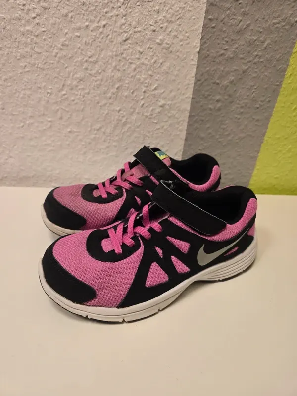 Schuhe Nike Gr. 35