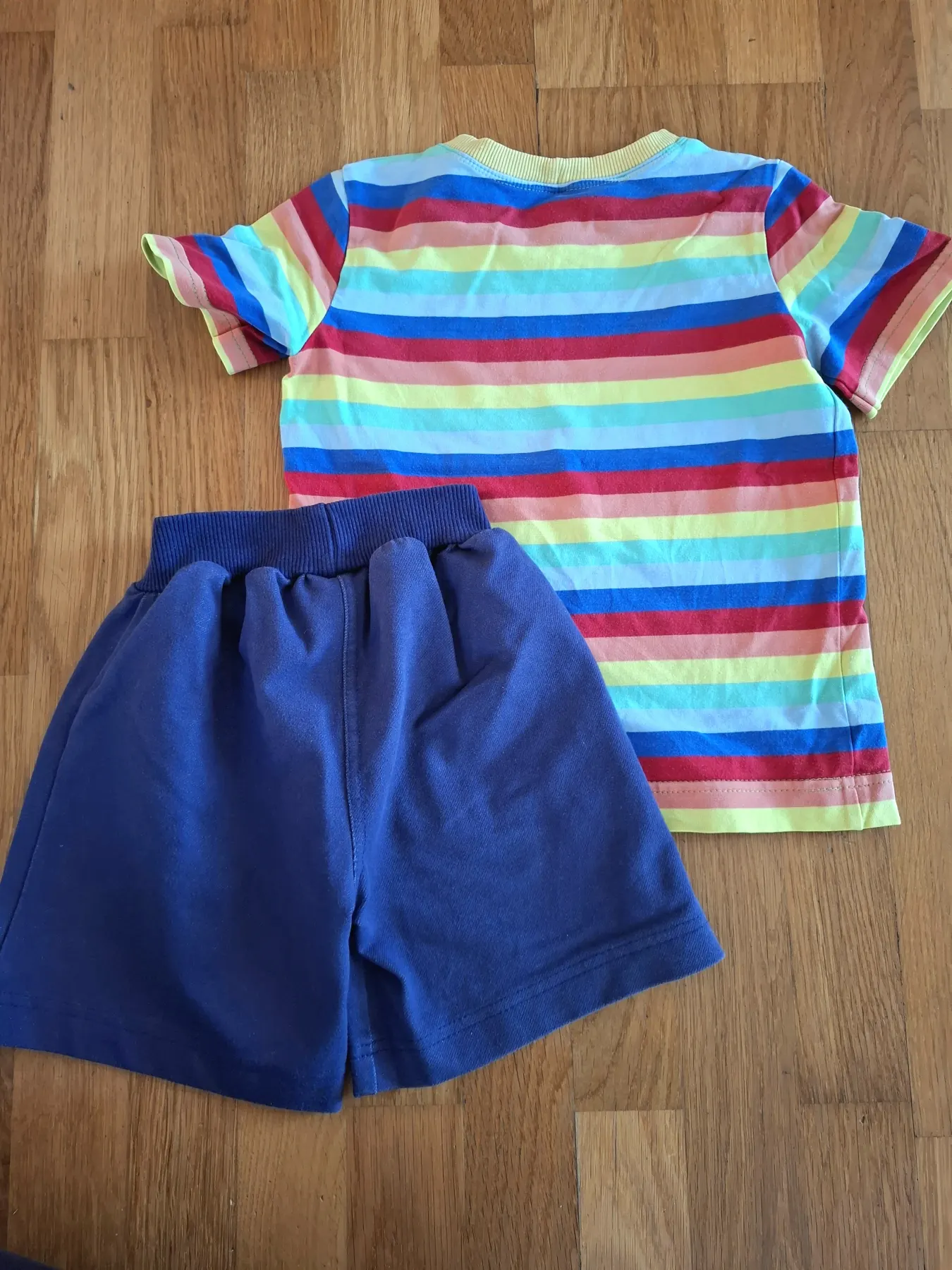 Set: kurze Hose & T-Shirt , Gr. 116 handmade Unikat Bär Streifen bunt