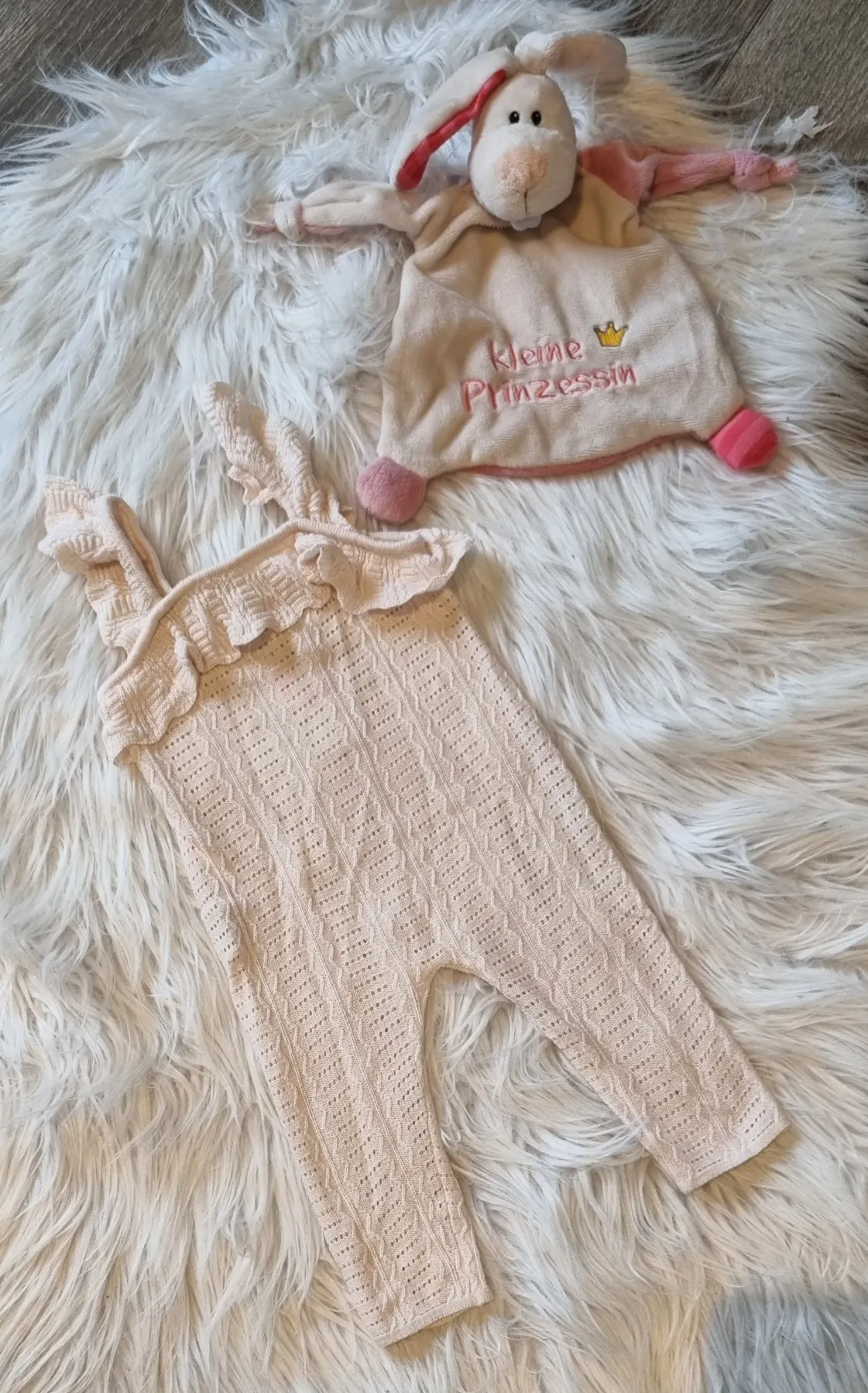 Zara Jumpsuit Strampler Gr. 62/68 ~Lochmuster~Volant Rüschen