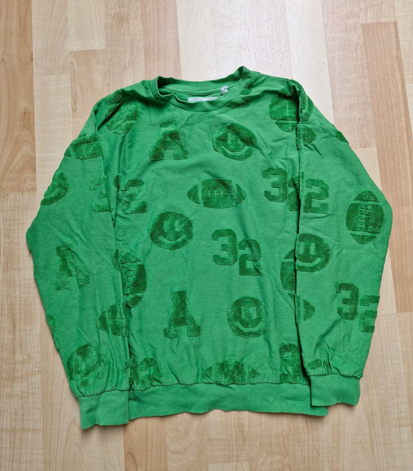 Reserved Smiley Boucle Langarm Shirt 11y 146