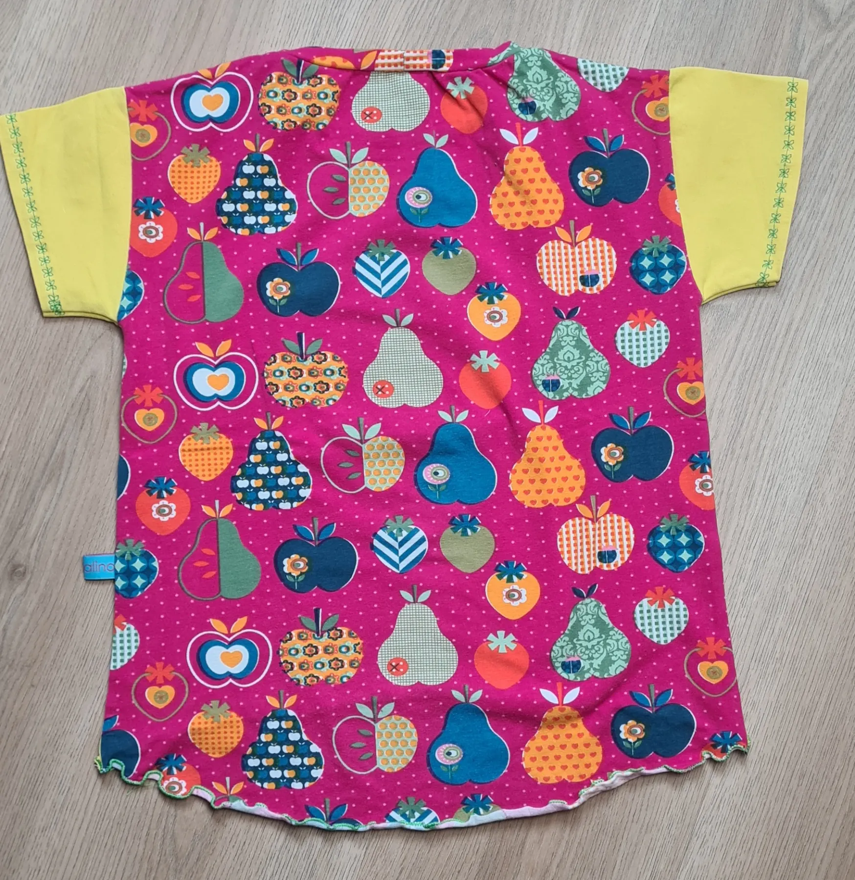 T-Shirt handmade Gr.122