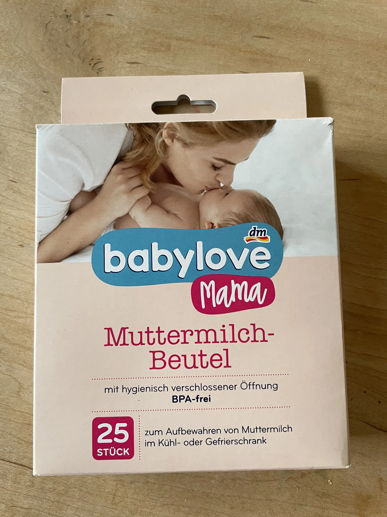Handmilchpumpe und Milchauffangschalen von Medela