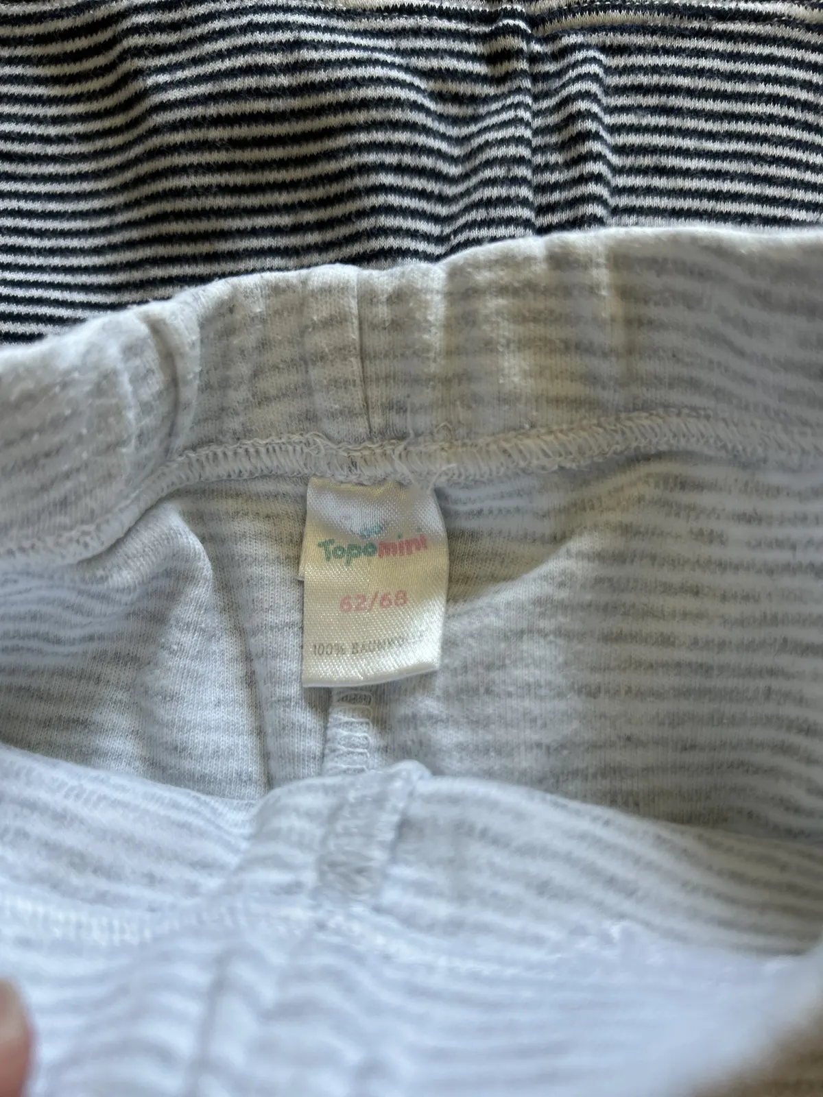 4 dünne Leggings Babyhosen 62/68