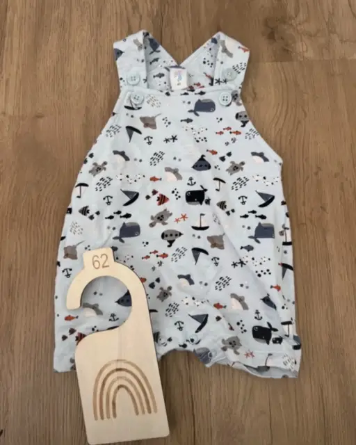 Kurze Latzhose mit Meerestieren