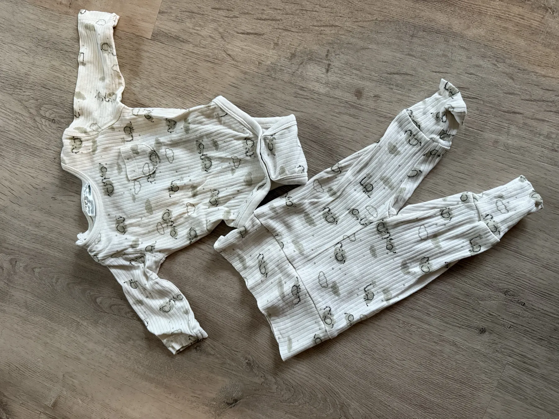 Langarm Bodie und Hose Größe 56