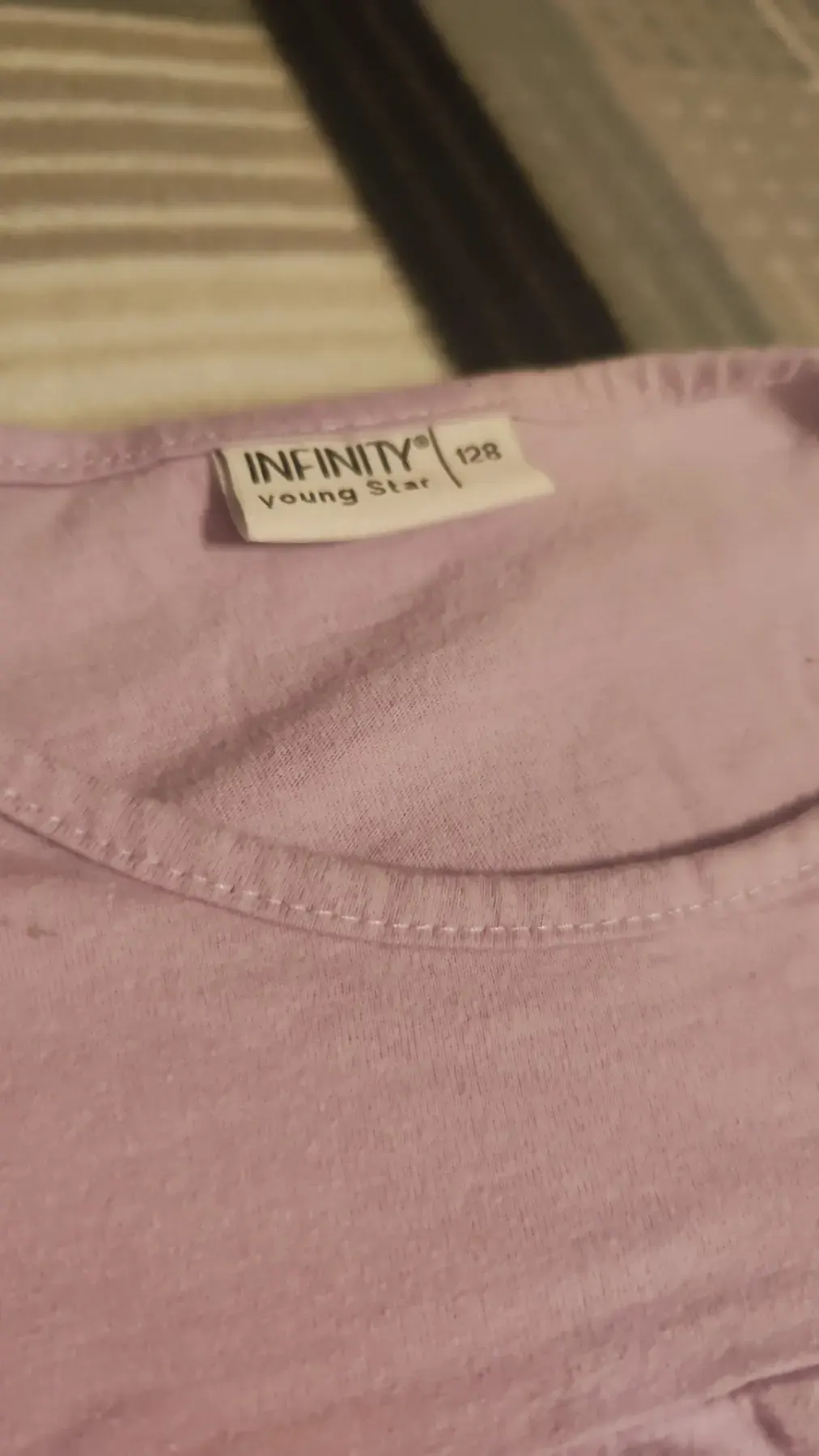 T-Shirt  fur Mädchen zu verkaufen