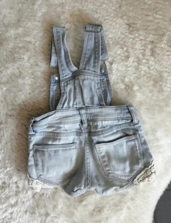 Jeans Denim Mädchen 92 1. Hand Latzhose Kurz Rüschen