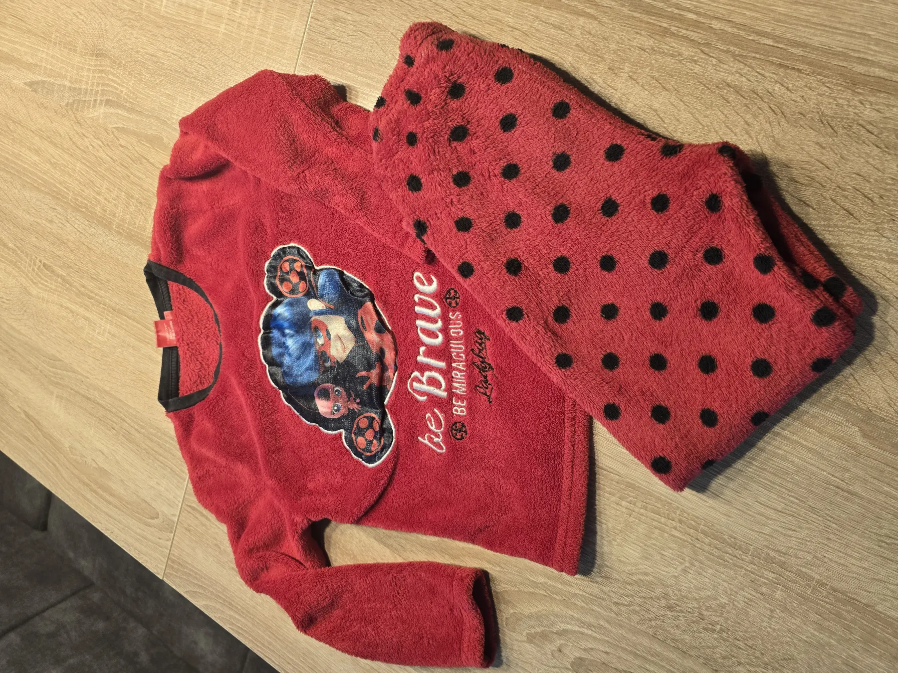 Mädchen Schlafanzug Ladybug Größe 116.