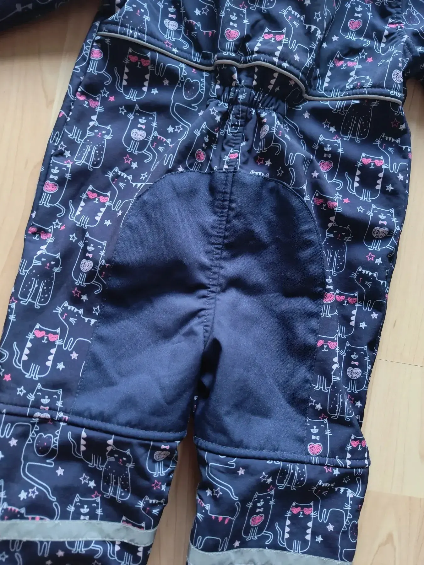Softshelloverall Matschanzug Topomini Größe 92 dunkelblau mit Katzen