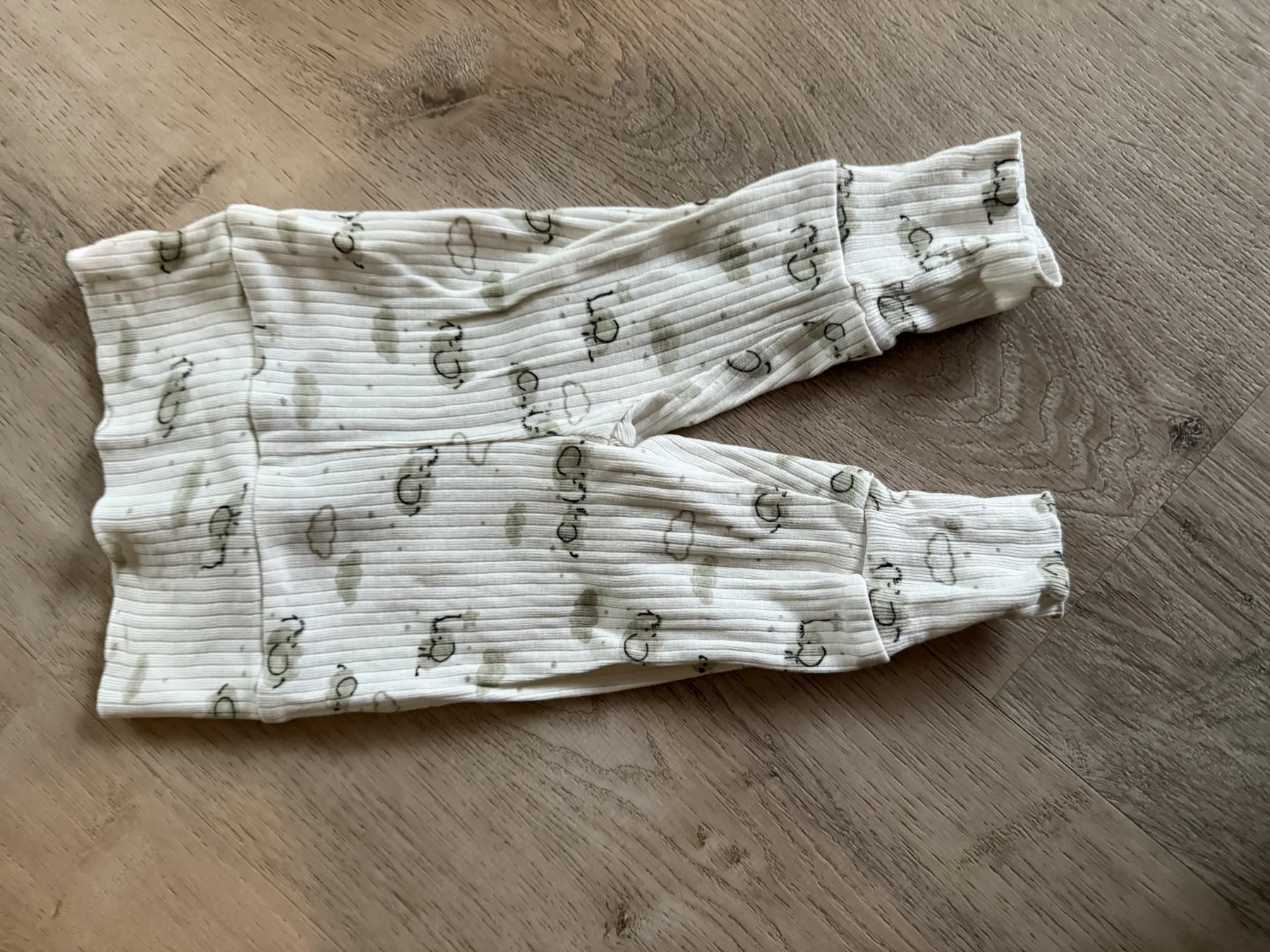 Langarm Bodie und Hose Größe 56