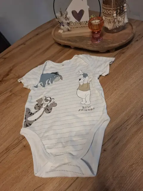 Kurzarmbody Größe 86 C&A