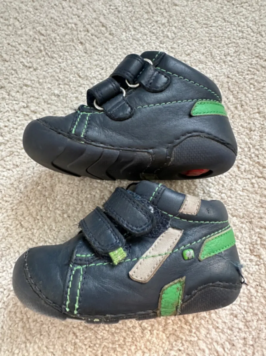 Schuhe Babyschuhe Elefanten Gr. 19