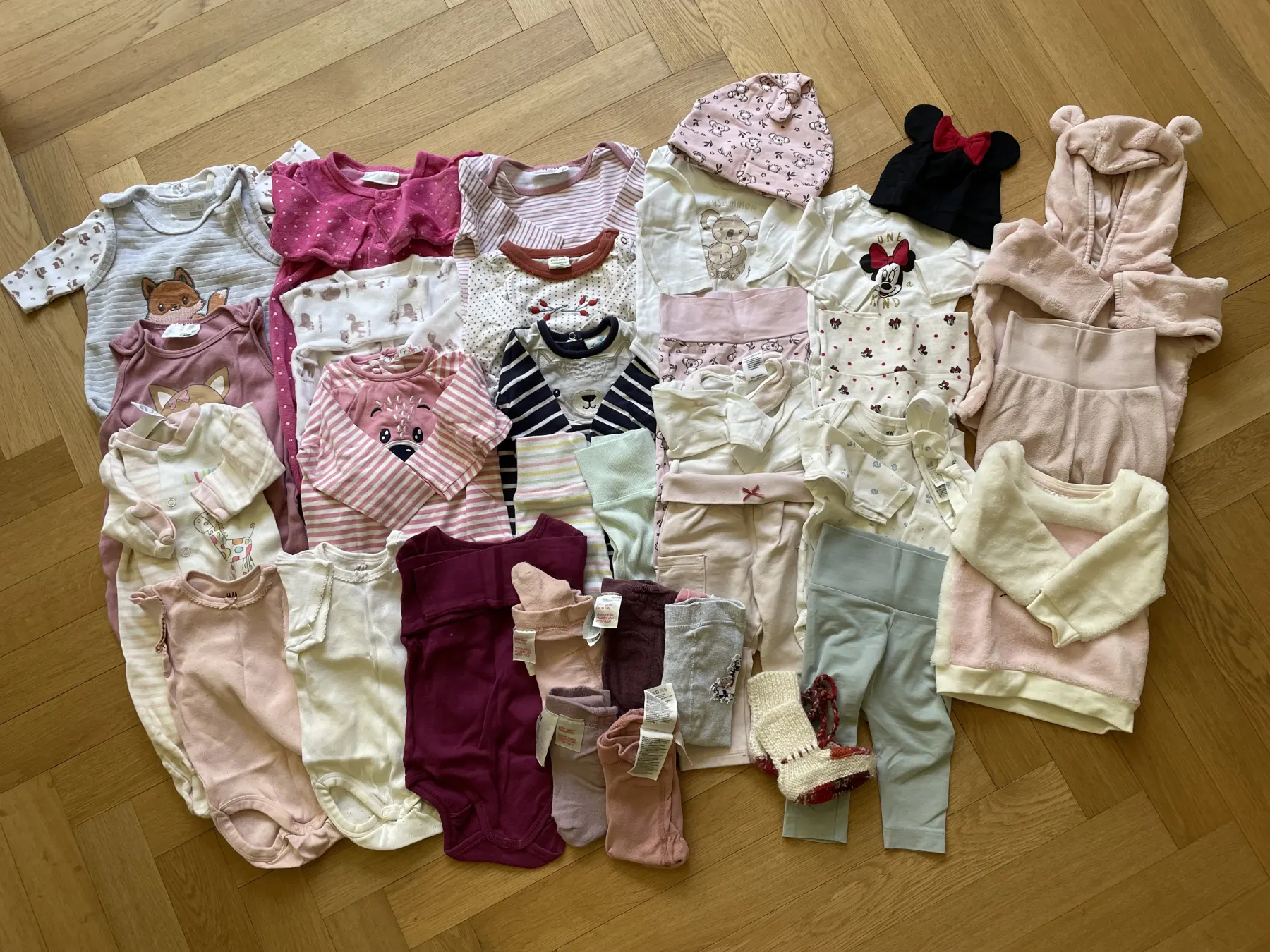35-teiliges Kleidungspaket für Mädchen in Gr.62