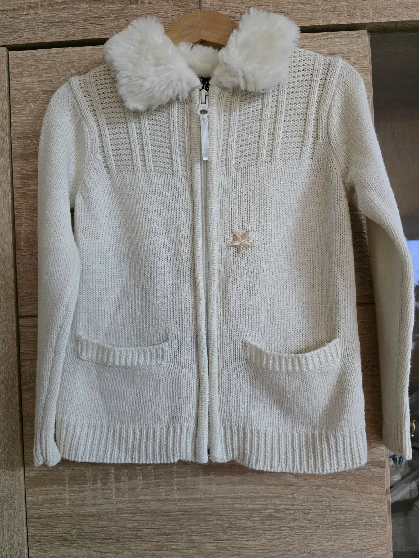 Mädchen Strickjacke  Größe 104/110.