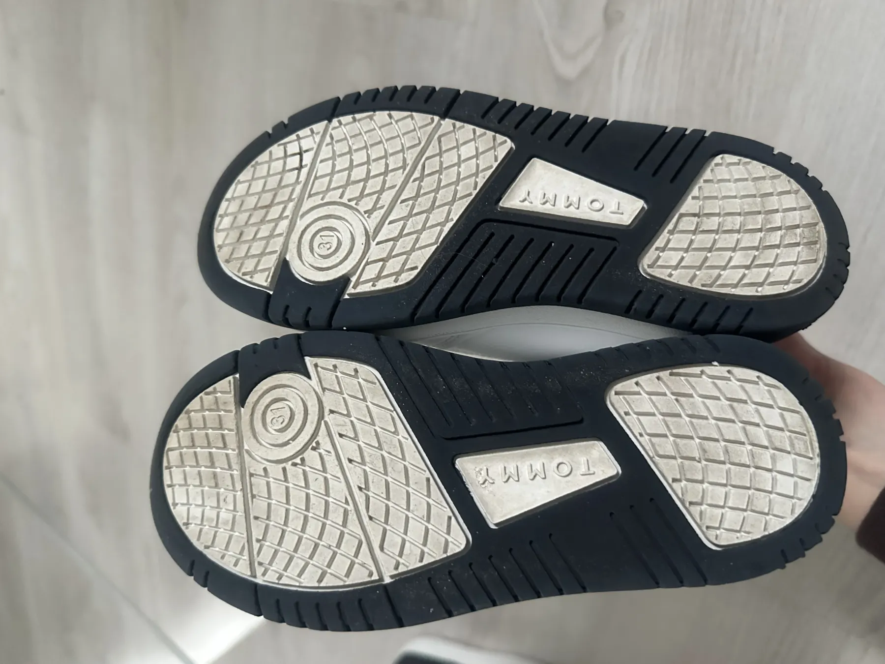 Tommy Hilfiger Schuhe Sneaker 31 weiß
