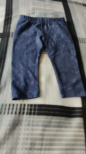 schöne Hose mit schmetterlingsmotiv