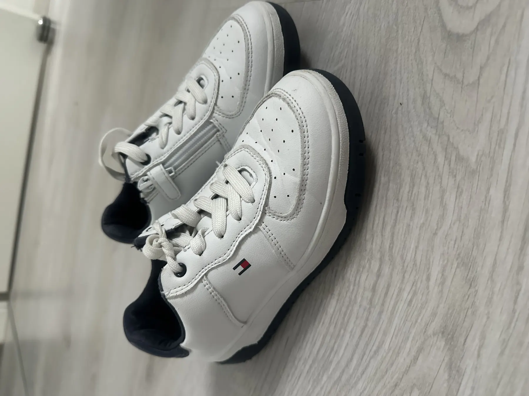 Tommy Hilfiger Schuhe Sneaker 31 weiß