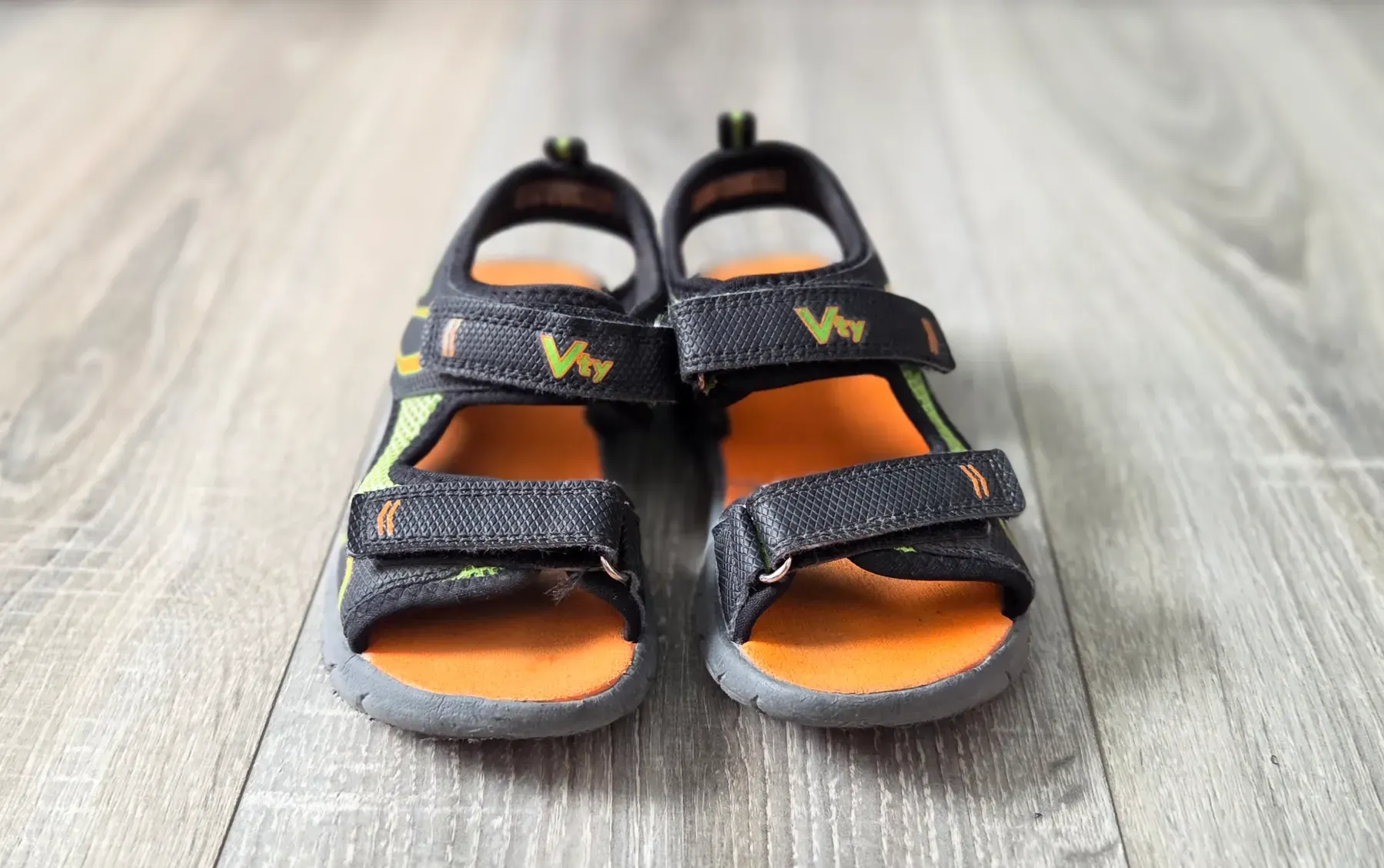 Vty Sandalen Gr. 28