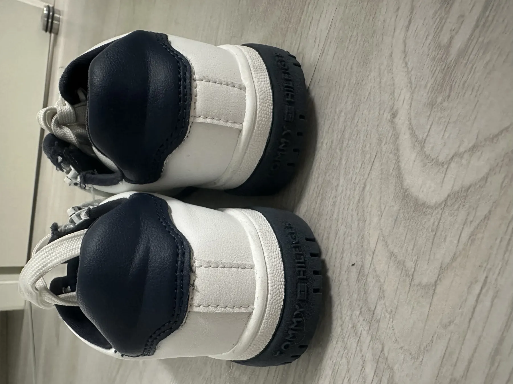 Tommy Hilfiger Schuhe Sneaker 31 weiß