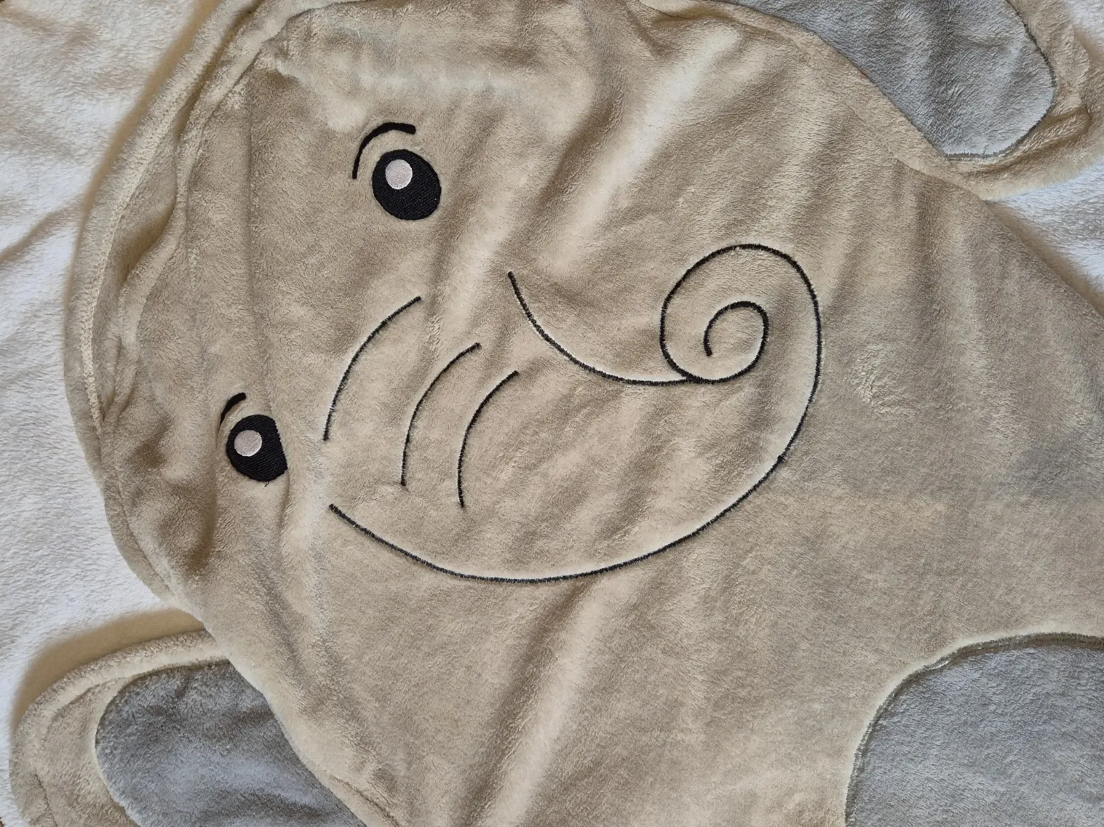 Kinder-Kuscheldecke zum Reinschlüpfen, Elefant, Livarno Home