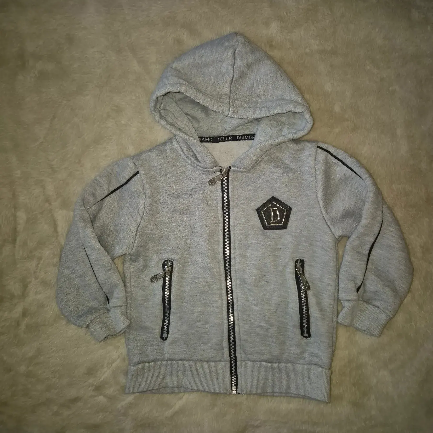 Graue Skull-Sweatjacke Gr. 104