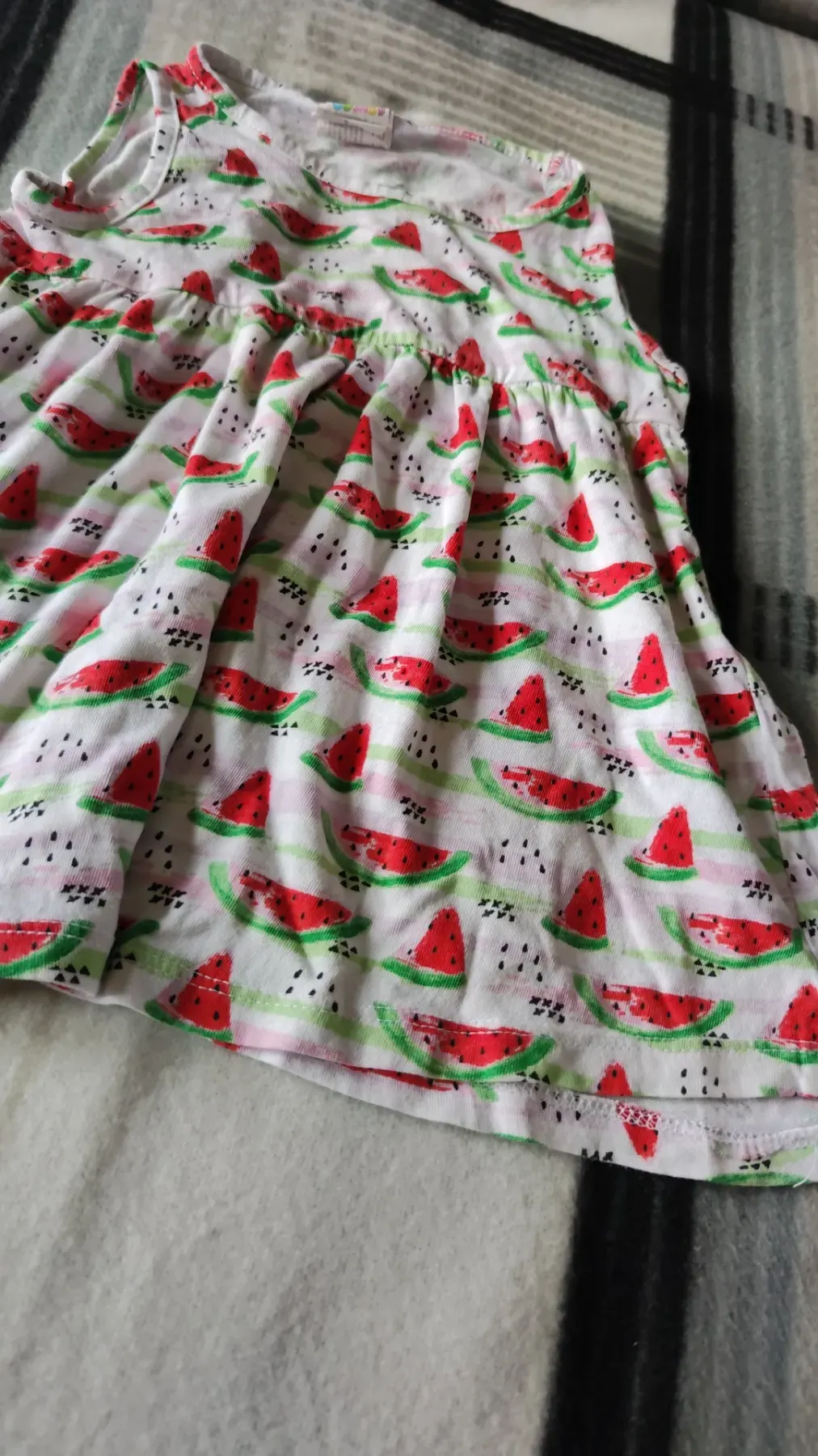 sommerliches Kleid mit Früchte Motiv