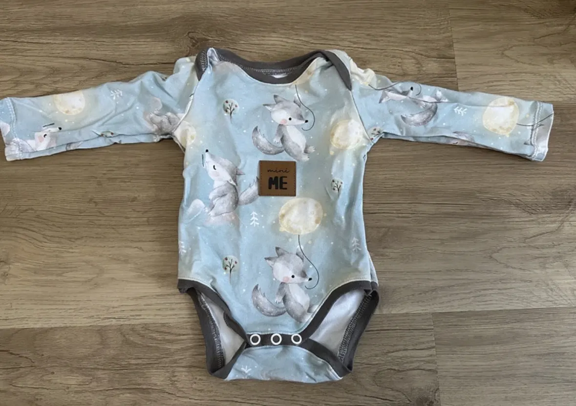 Handmade Set Body und Hose mit Wölfen