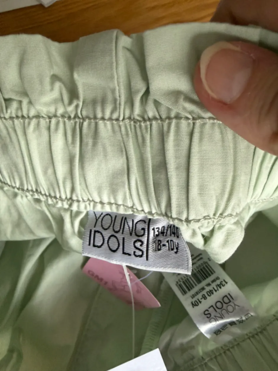 Leichte Sommerhose mit Schmetterlingen Gr. 134/140 von Young Idols, Woolworth NEU