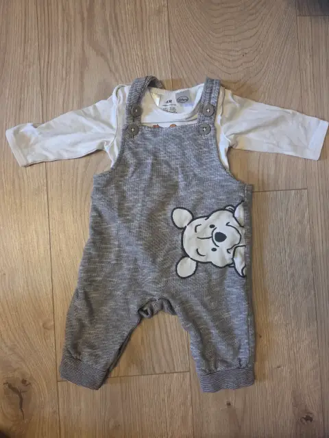 Disney Winnie Pooh Outfit