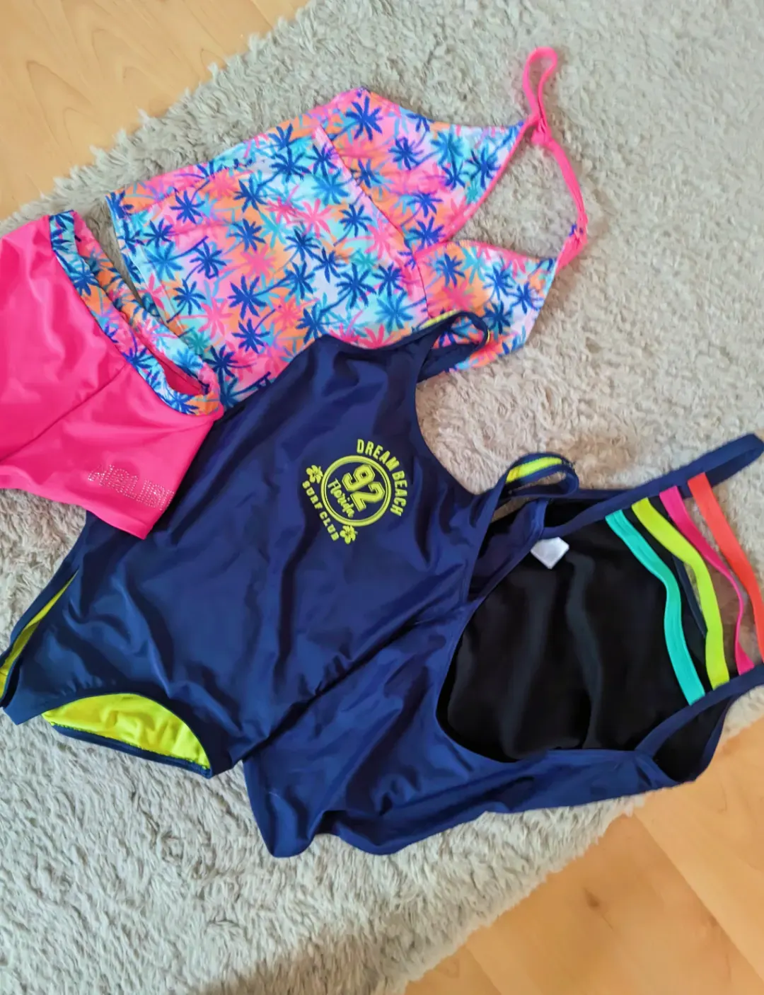 Mädchen Badeanzüge & Tankini (Gr. 140 & 146/152) – Wie neu!