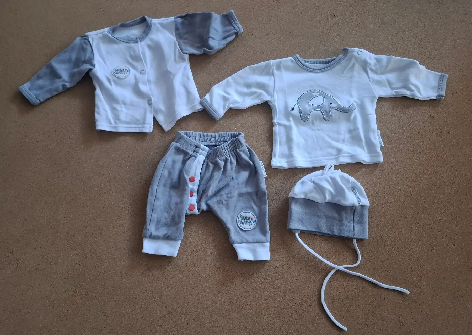 Pullover Jacke Hose Mütze Set Gr. 56