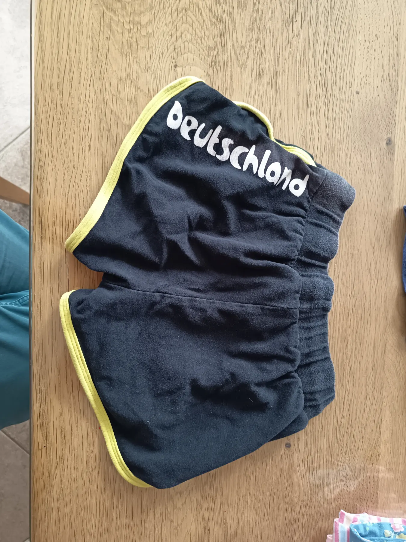 2x kurze Shorts Gr. 86/92 neutral kurze Hose bequem